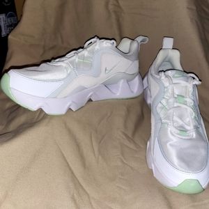 Nike RYZ 365 Women's Size 9 'Pistachio Frost'